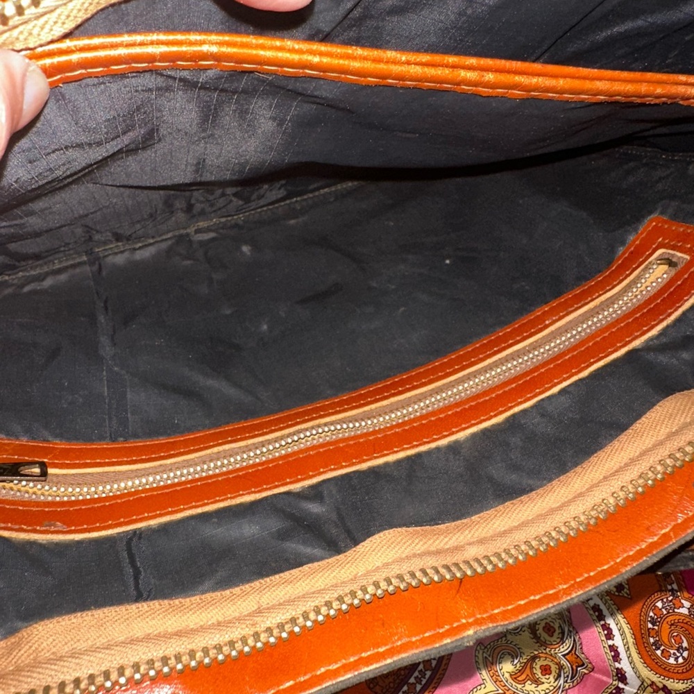 Classic Brown Leather Women's portfolio style bag - Picture 7 of 8